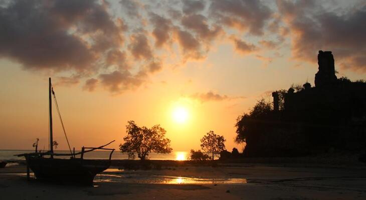 Mangrove Lodge