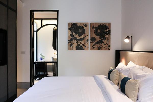 Hotel Ping Silhouette