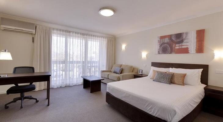 ibis Styles Canberra Tall Trees