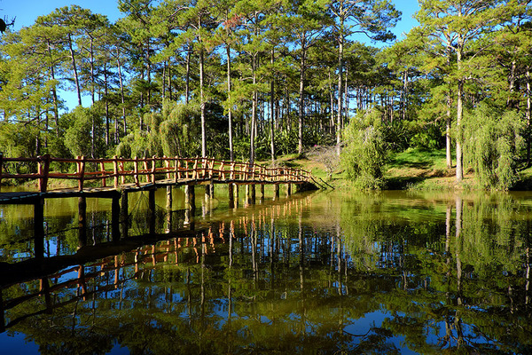 Lake of Sighs (Ho Than Tho)