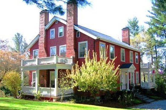 The Applewood Manor Bed & Breakfast