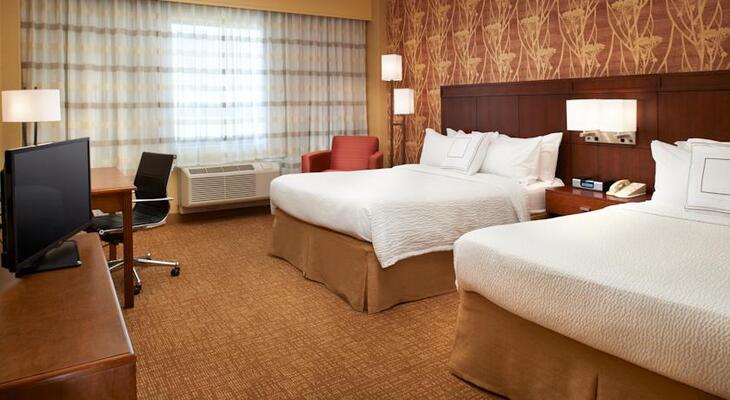 Courtyard by Marriott Milwaukee Downtown