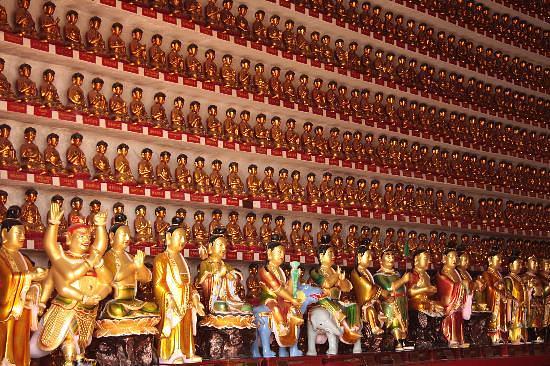 Ten Thousand Buddhas Monastery (Man Fat Sze)