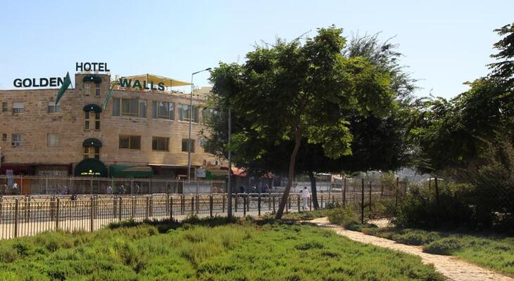 Golden Walls Hotel