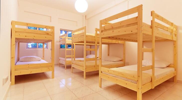 GUSTI Bed & Breakfast Singapore