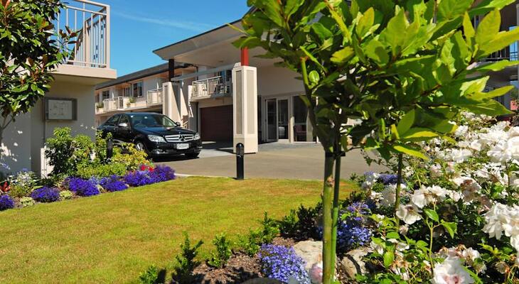 Cedar Grove Motor Lodge
