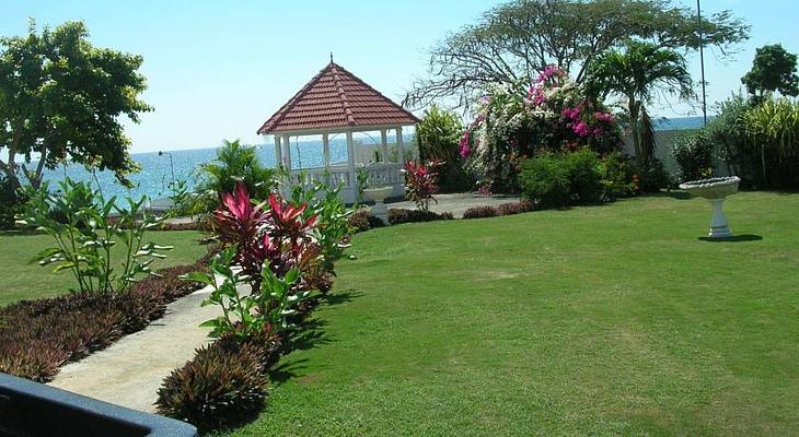 Whispering Bamboo Cove Resort
