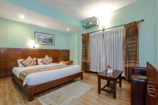 Hotel Peace Plaza