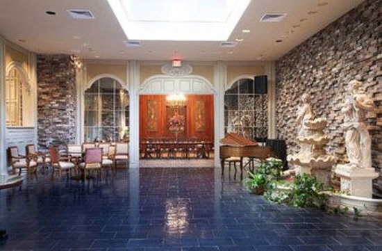 The Pontchartrain Hotel