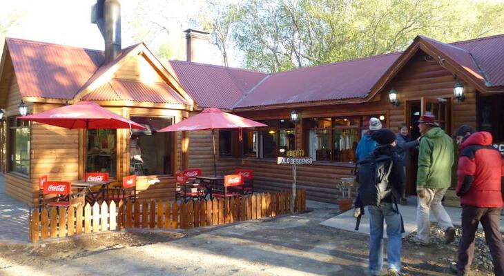 Camping & Hostal El Ovejero