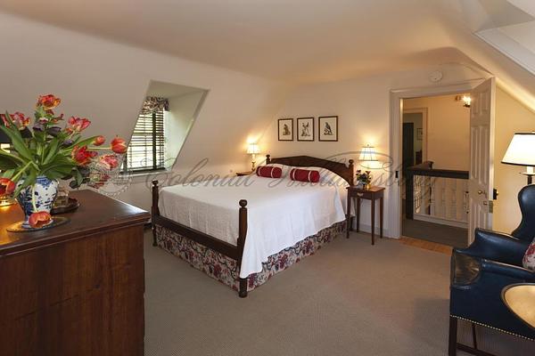 Colonial Houses, An Official Colonial Williamsburg Hotel