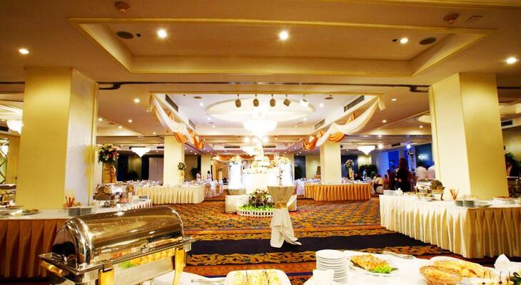 Montien Riverside Hotel