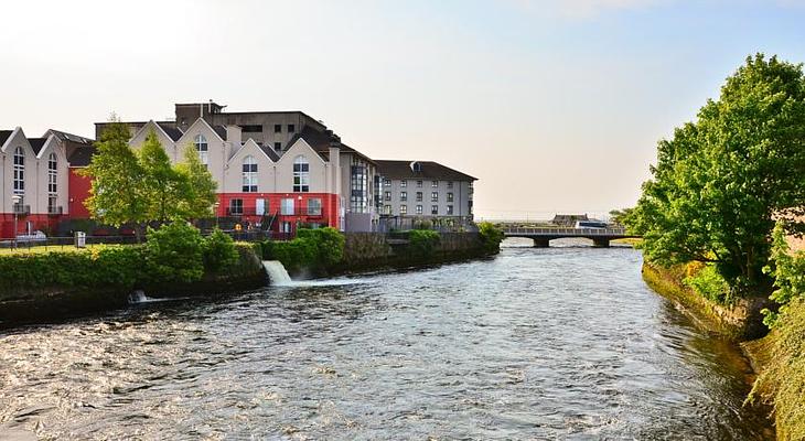 Eyre Square Hotel