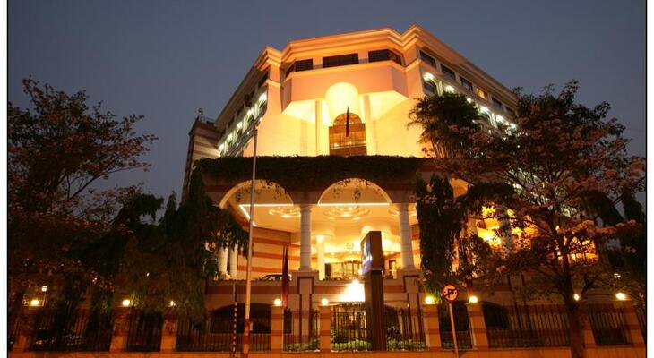 Sun-n-Sand Pune