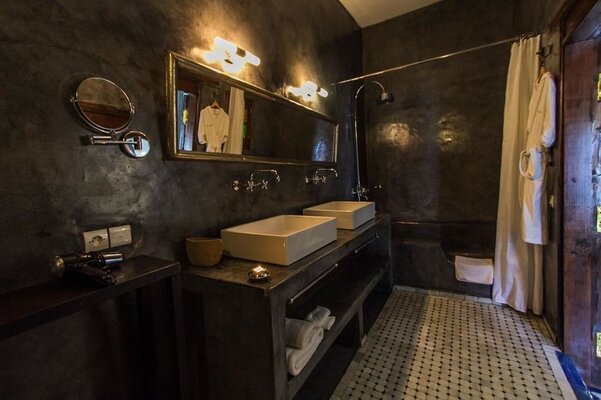 Riad Laaroussa Hotel and Spa