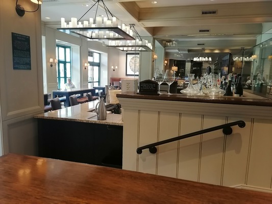 8100' Mountainside Bar & Grill