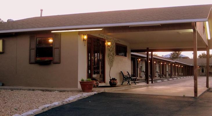 Sunset Inn & Suites