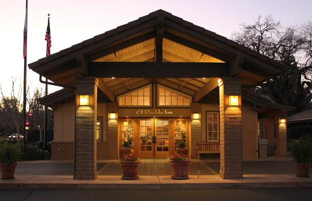 El Pueblo Inn