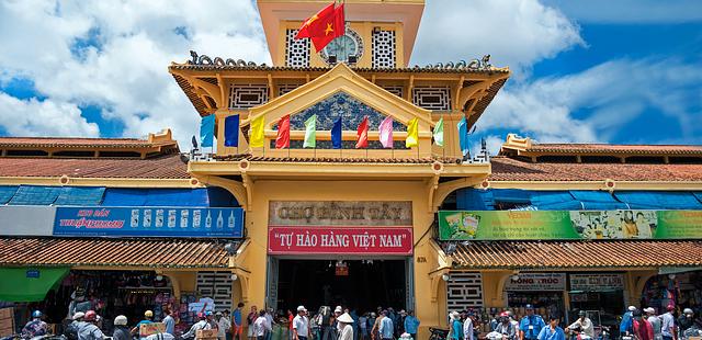 Binh Tay Market