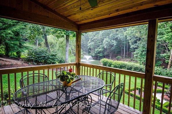 Asheville Cabins of Willow Winds