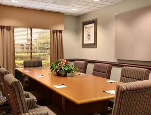 Wingate by Wyndham Charlotte Airport South/ I-77  Tyvola