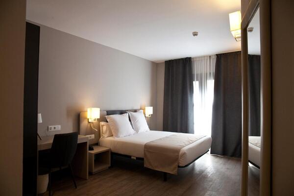 May Ramblas Hotel