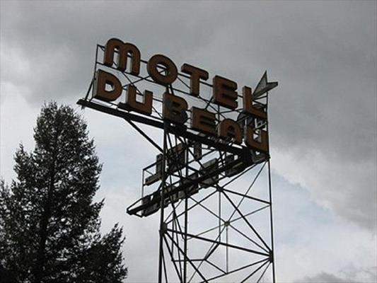 Motel DuBeau Travelers Inn