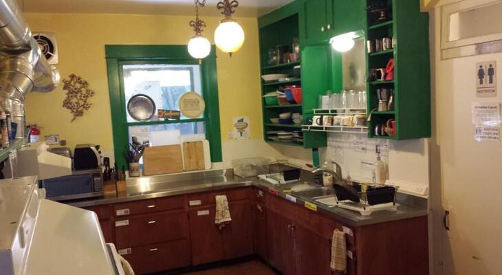Hostelling International Portland Hawthorne Hostel