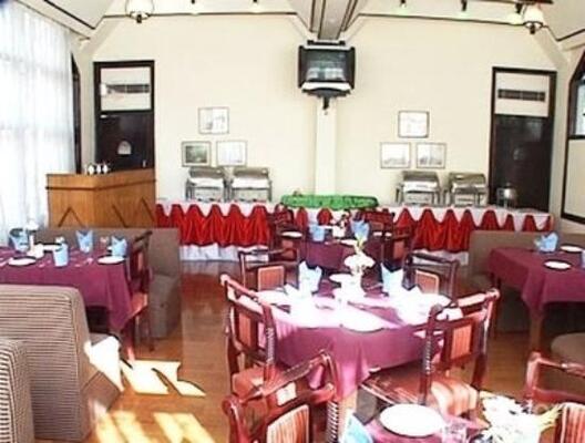 Hotel Snowcrests Manor