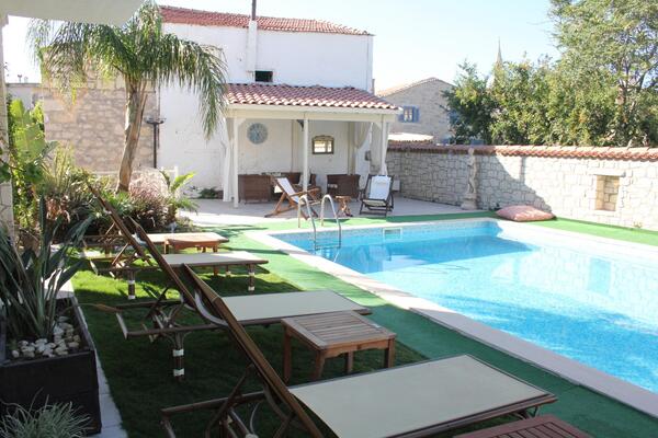 Nobela Hotel