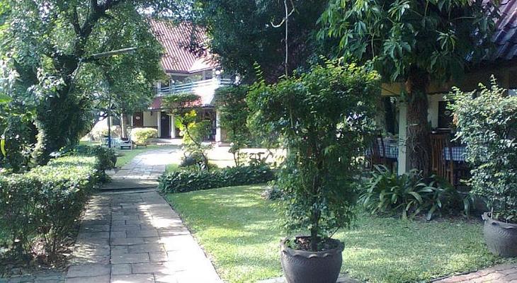 Baan Kaew Guesthouse