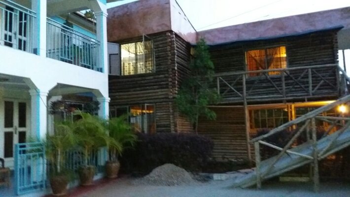 African Roots Guest House - Entebbe