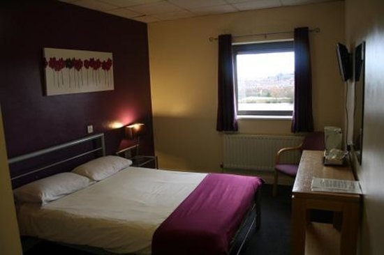 Farset International Hostel