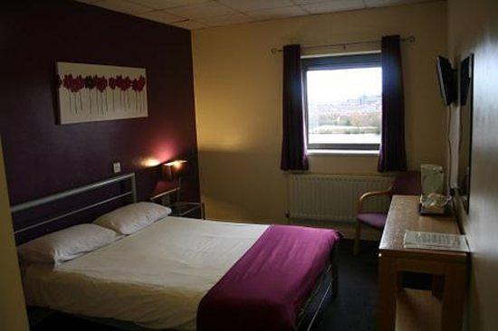 Farset International Hostel