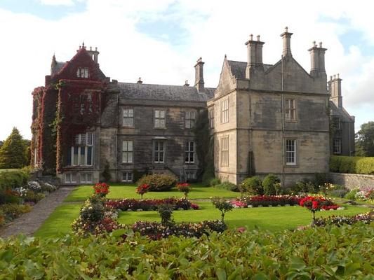 Muckross House, Gardens & Traditional Farms