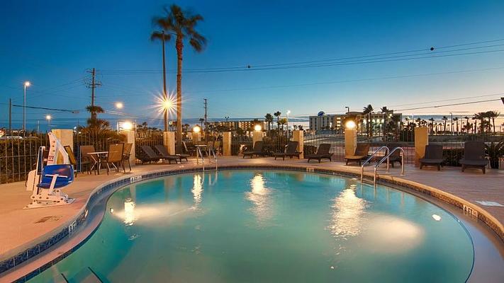 Emerald Coast Inn & Suites