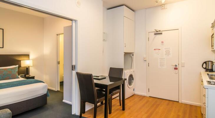 Gilmer Apartment Hotel