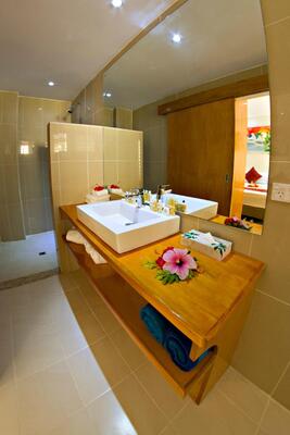 Tropica Island Resort