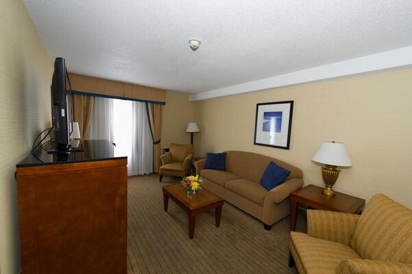 Allure Hotel & Suites