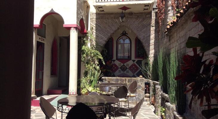 Hotel Casa Blanca