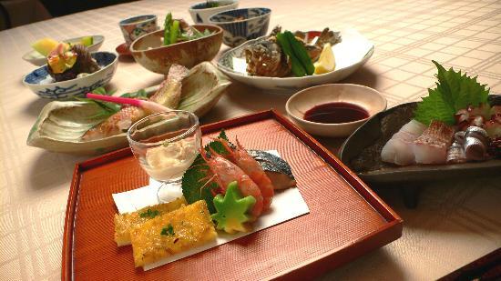Itsukushimahigashimonzen Kikugawa