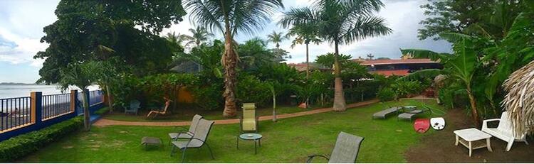 Villa Amarilla Beach Front Hotel