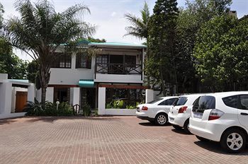 Crane's Nest Guesthouse @ 212