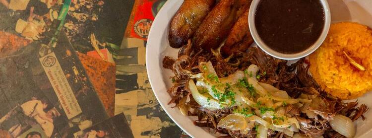 El Meson De Pepe's Restaurant & Bar