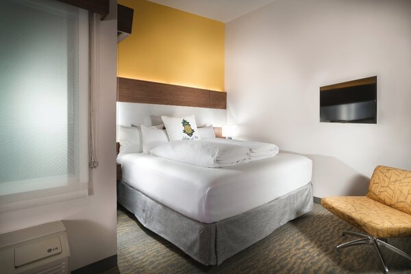 Staypineapple, Hotel Z, Gaslamp