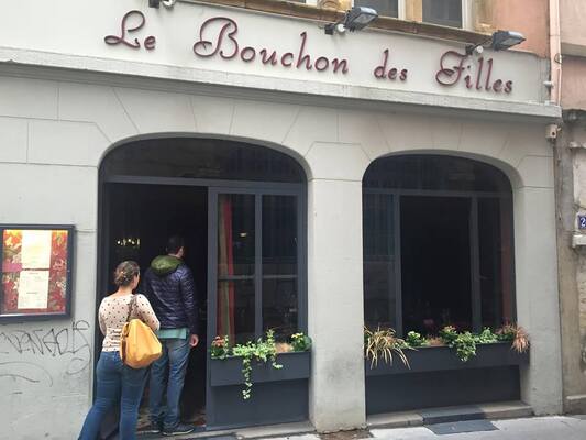 Le Bouchon Des Filles