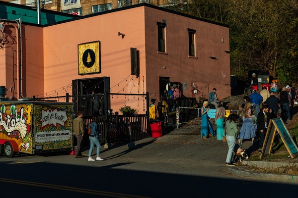 Lone Pine Brewing Company
