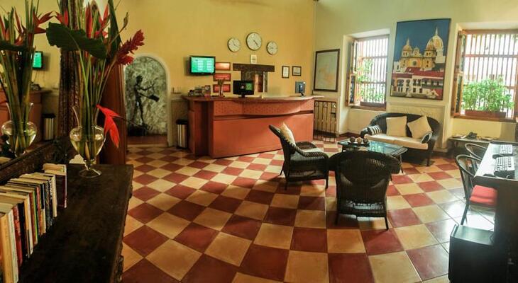 Hotel 3 Banderas