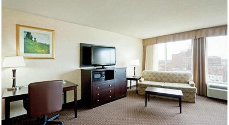 Holiday Inn Portland-by the Bay, an IHG Hotel