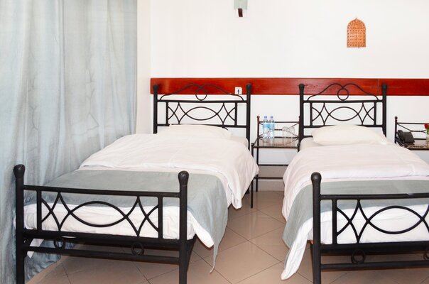 Arusha Naaz Hotel
